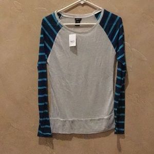 NWT light weight L/S shirt